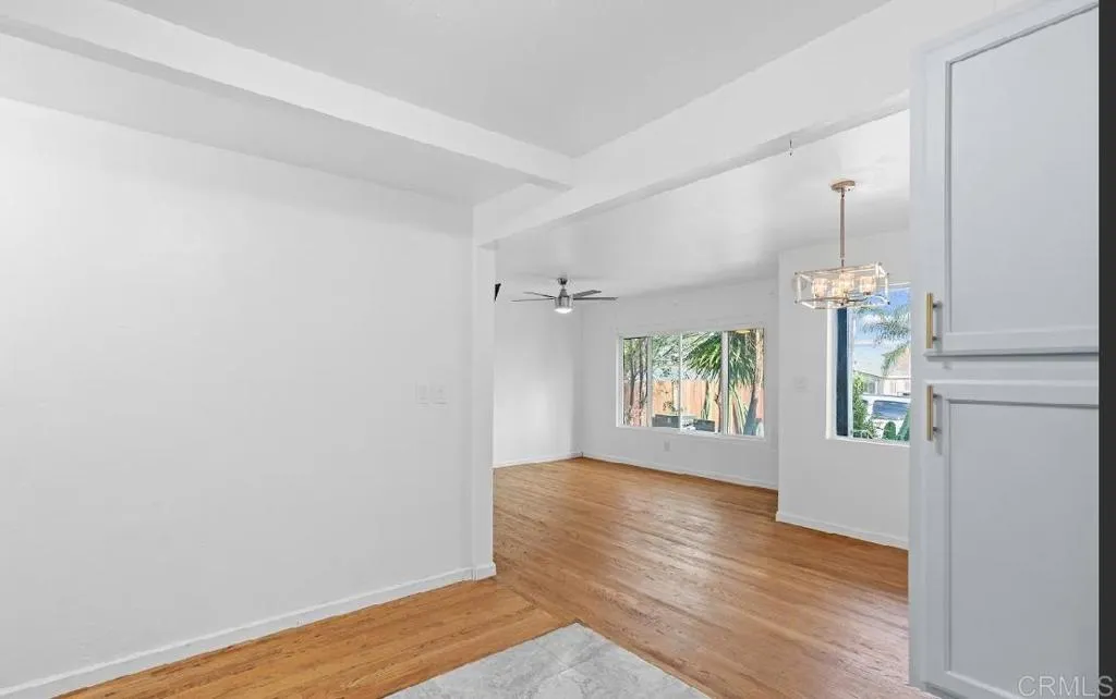 https://cdn.realtyfeed.com/cdn/127/306518030/e3da0dea90817c1521bc1bf512a14615.webp