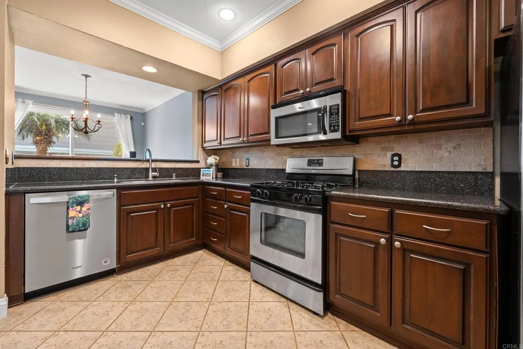 Photo #4: PTP2506180 Listing 