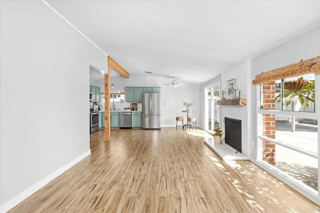 https://cdn.realtyfeed.com/cdn/127/306518071/2317005823d1aaec6ea498f92dc408b3.webp