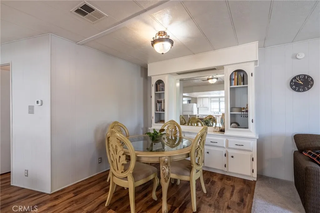 https://cdn.realtyfeed.com/cdn/127/306518072/b6b3d47f436df42e46b29cb32c3f522f.webp