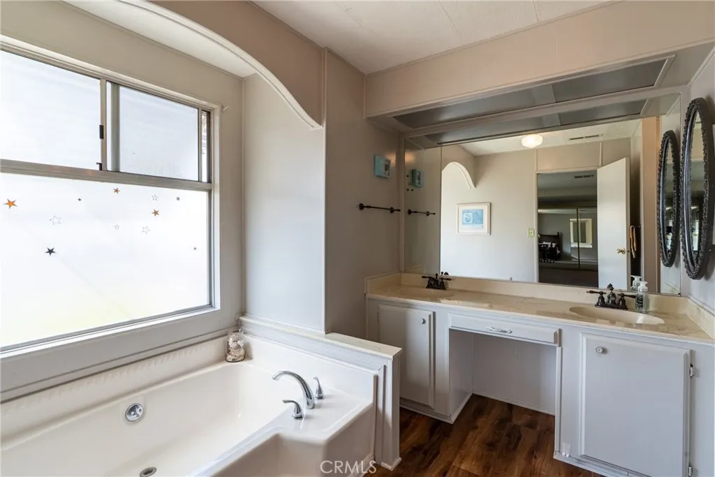 https://cdn.realtyfeed.com/cdn/127/306518072/c403b7a5fac1c9bbf6989a93837708ce.webp