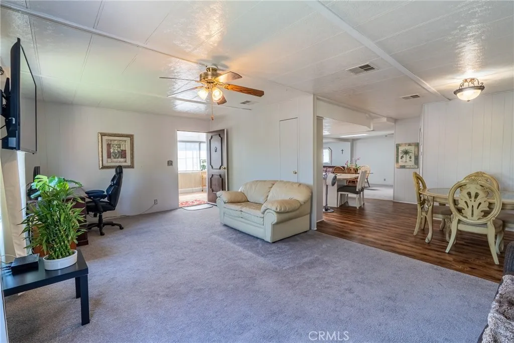 https://cdn.realtyfeed.com/cdn/127/306518072/e05c57bd3ee1e4360c20a2902a9608f5.webp