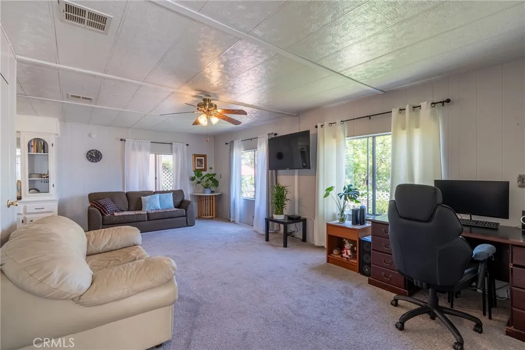 https://cdn.realtyfeed.com/cdn/127/306518072/f77714478f93ebfa1a1ff50e065b32f4.webp