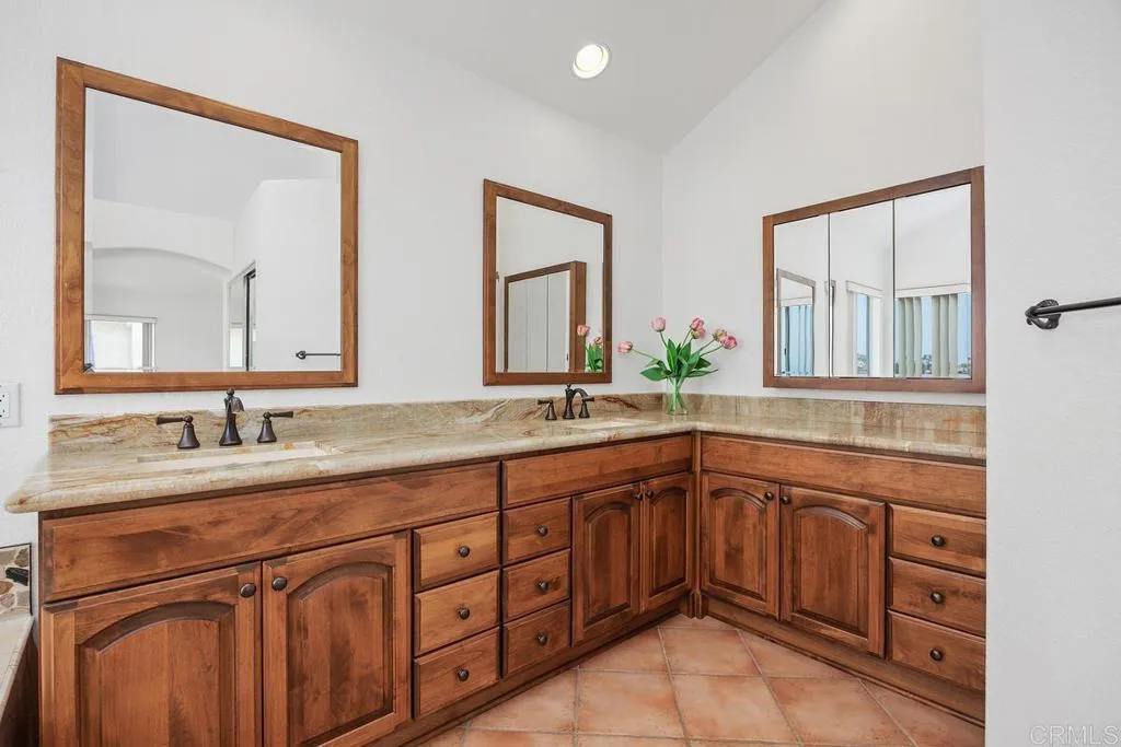 https://cdn.realtyfeed.com/cdn/127/306518102/5628221869f349dcb3e9f6f63408cc89.webp