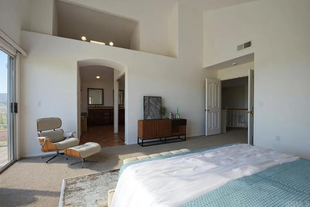 https://cdn.realtyfeed.com/cdn/127/306518102/6649a365f7efea8e7245e6ace4b15027.webp