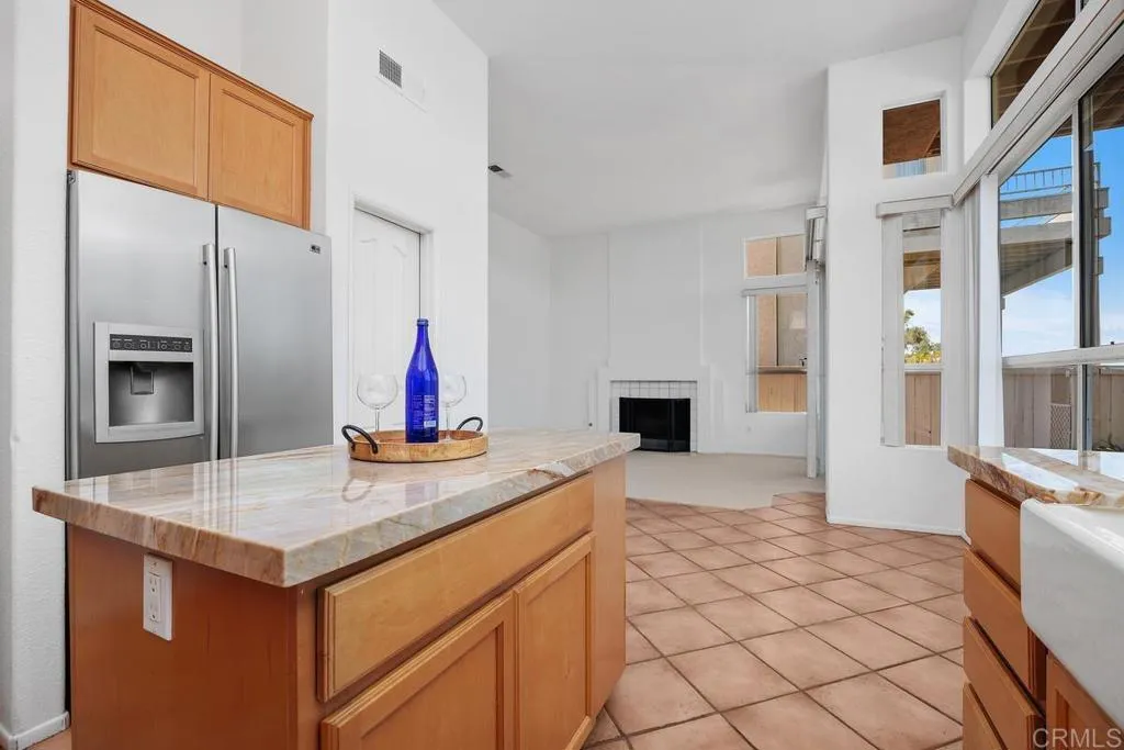 https://cdn.realtyfeed.com/cdn/127/306518102/af9d3a7ccfc8ad3ccab1b486abec398f.webp