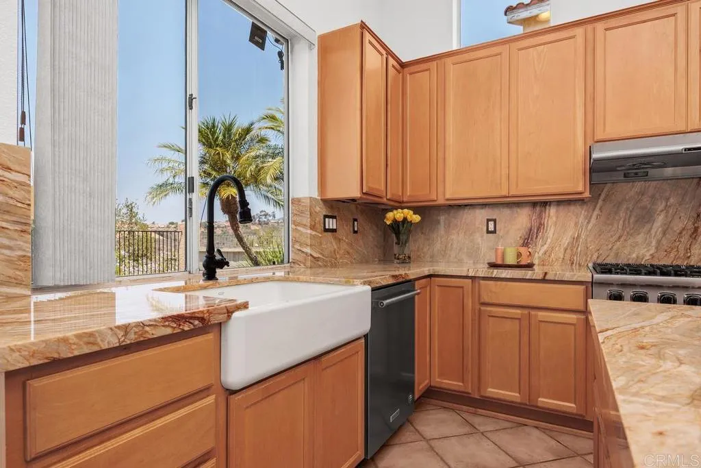 https://cdn.realtyfeed.com/cdn/127/306518102/b5a7f9f7712e1b7d39f6c06a98cfe382.webp
