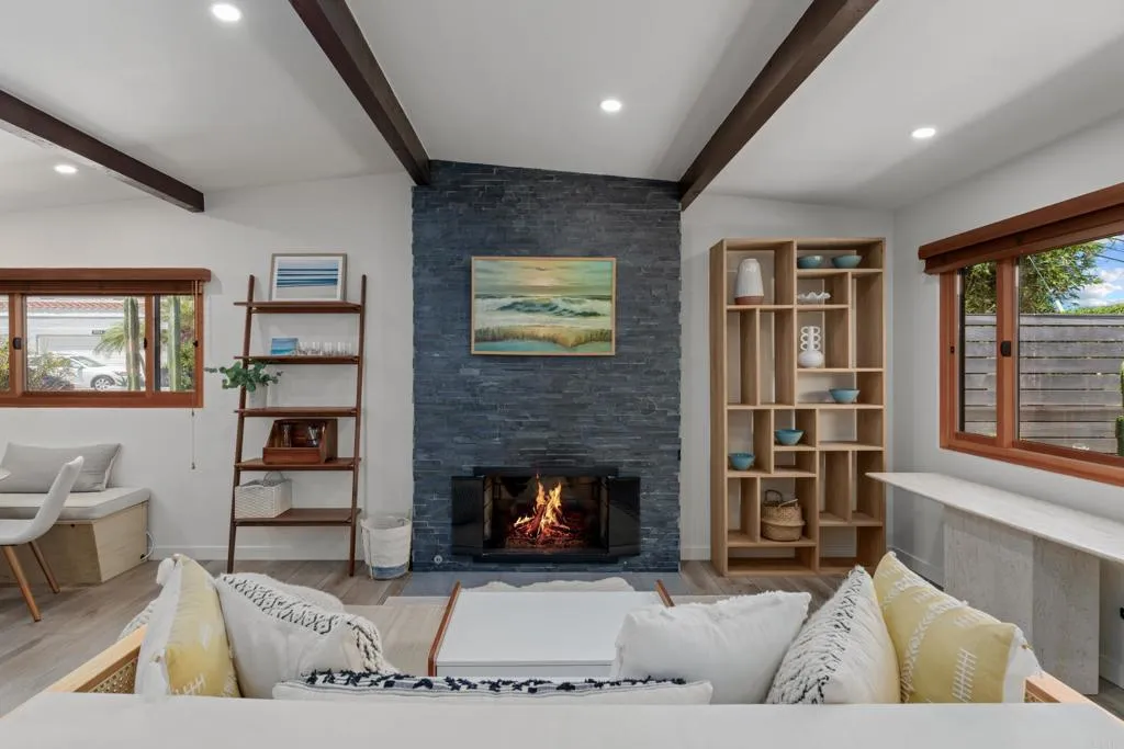 https://cdn.realtyfeed.com/cdn/127/306518133/0825d5c7403b8195bca95a8e574fa13b.webp