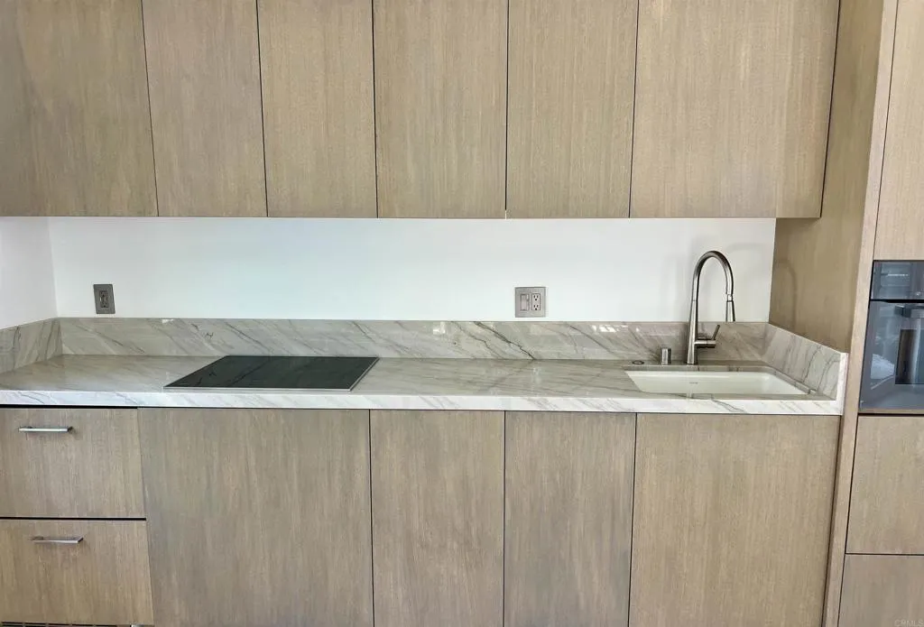 https://cdn.realtyfeed.com/cdn/127/306518133/8fc39ad56f0d58ef00f8101a70744d37.webp