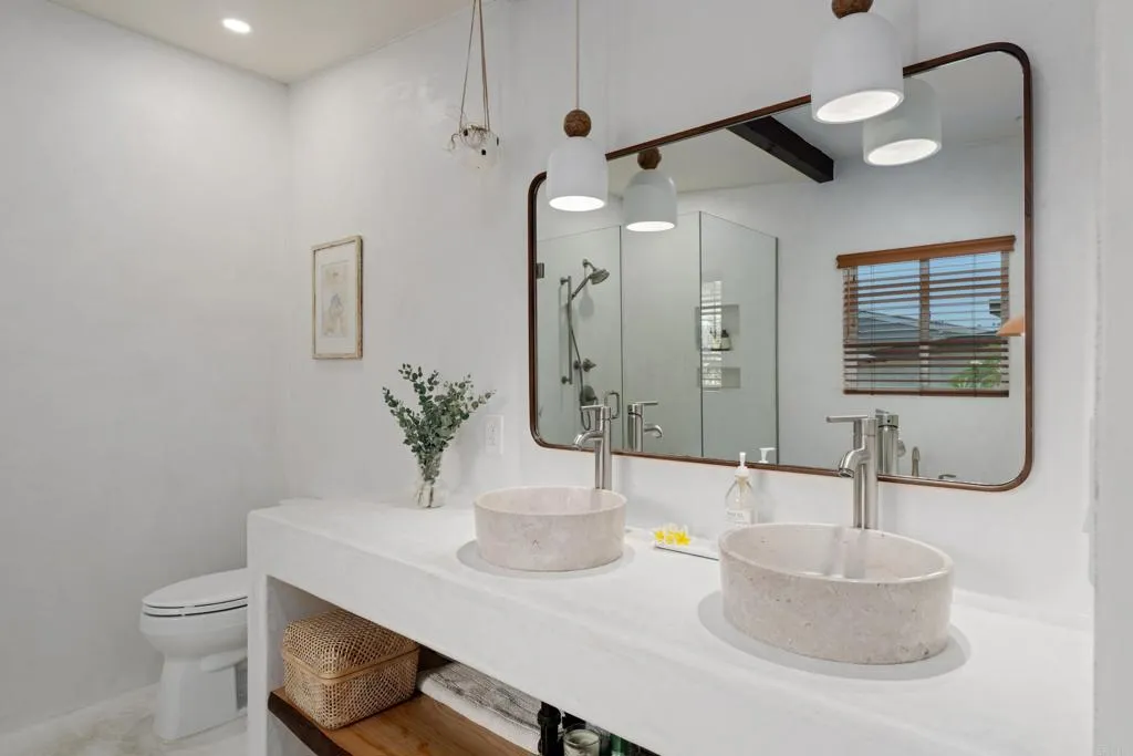 https://cdn.realtyfeed.com/cdn/127/306518133/e38ebc4642494667935a42f33cf18405.webp