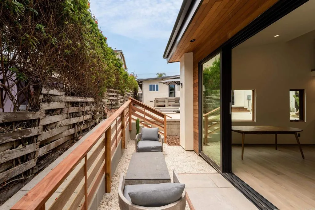 https://cdn.realtyfeed.com/cdn/127/306518133/f2cd5a8f81ba77dc3392639fef33994d.webp