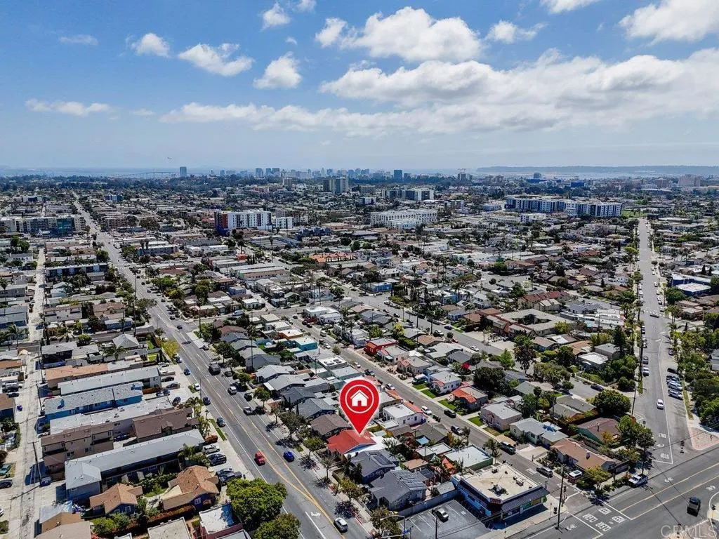 https://cdn.realtyfeed.com/cdn/127/306518217/82da300cf7ab3a450dfb8cd99e0328ee.webp