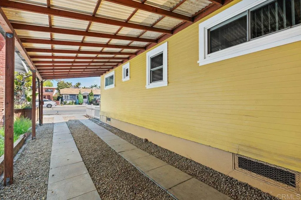 https://cdn.realtyfeed.com/cdn/127/306518217/87c5eda0f6f6150ab4adc4713d8816ba.webp