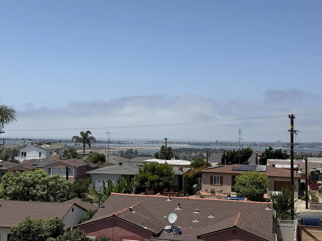 https://cdn.realtyfeed.com/cdn/127/306518224/2e9d363c63894c6edc26ae4dfce1c662.webp