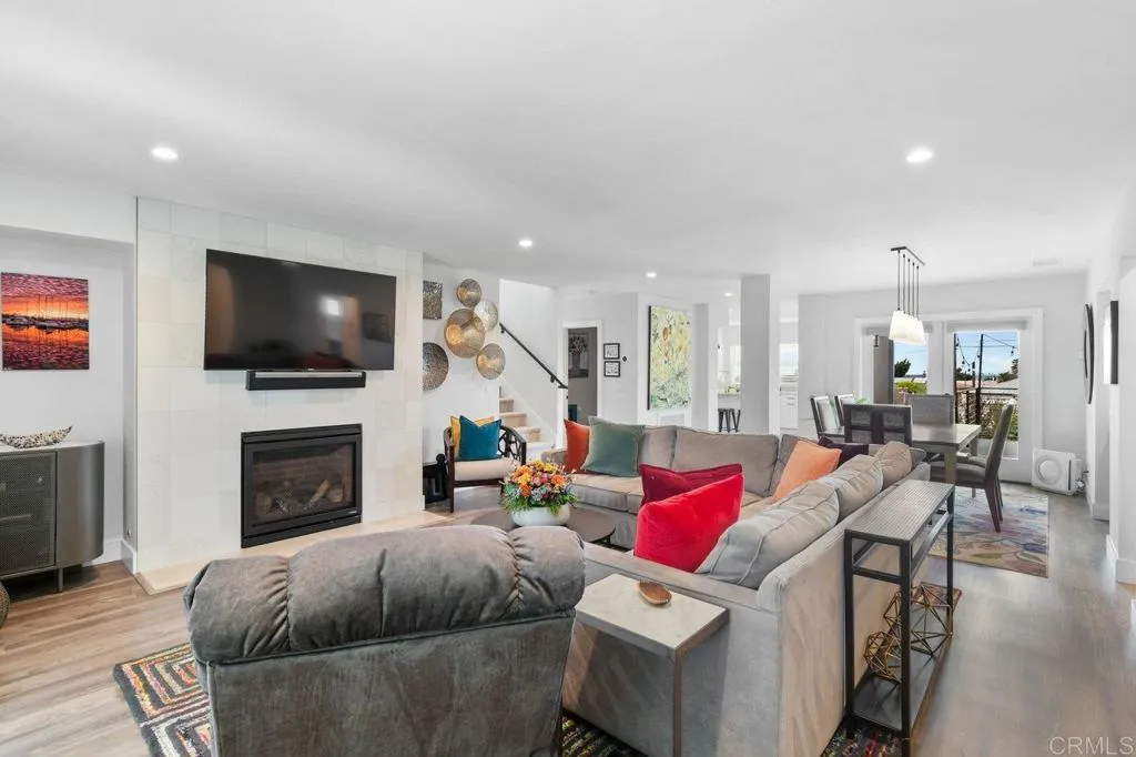 https://cdn.realtyfeed.com/cdn/127/306518224/55dab3d7dc15a81123d098411968bc46.webp