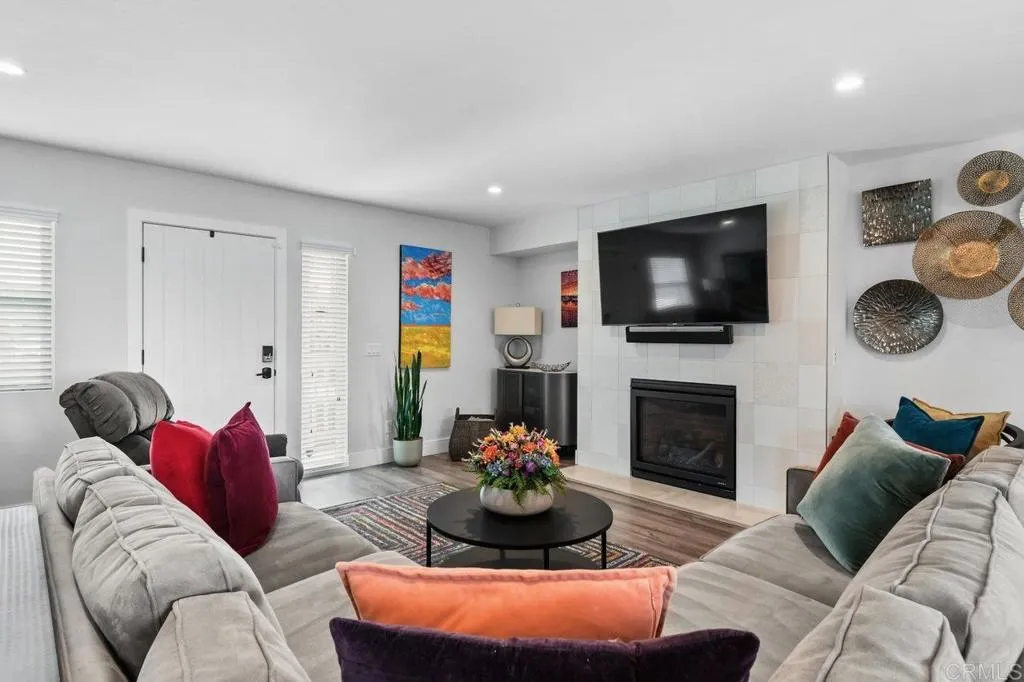https://cdn.realtyfeed.com/cdn/127/306518224/9b7a23ea72b2c12ab68828269b0eecca.webp