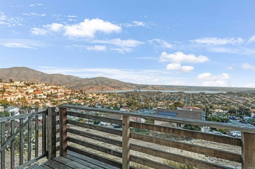 https://cdn.realtyfeed.com/cdn/127/306518231/3cfdc59a667218048aa7f69cf4ffe56e.webp