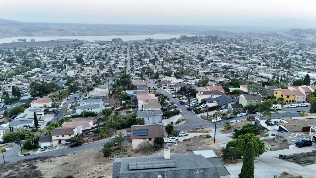 https://cdn.realtyfeed.com/cdn/127/306518231/49f9d44432ebc08ebd842e3b99cc35d2.webp