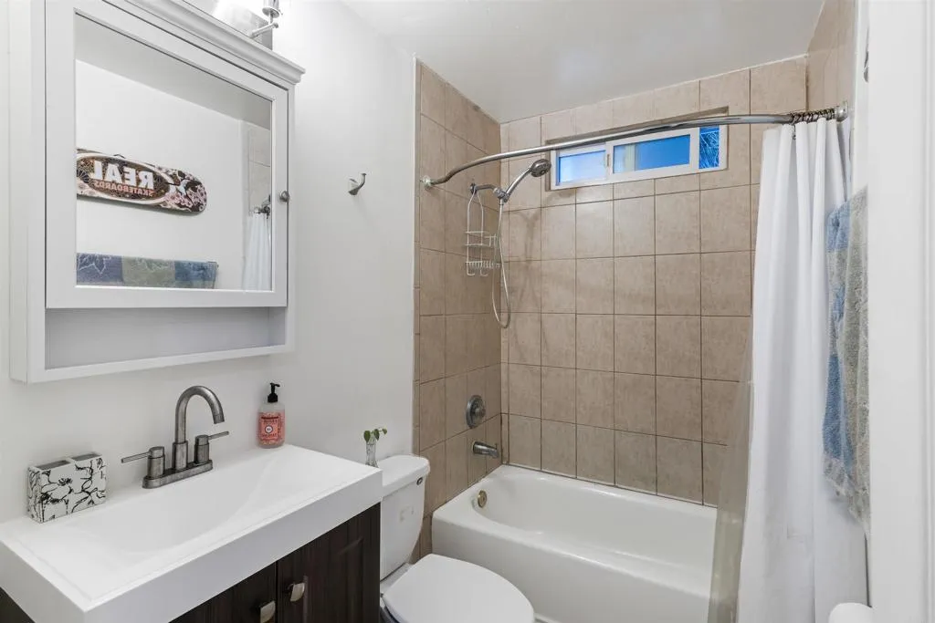https://cdn.realtyfeed.com/cdn/127/306518231/63f83642dce09ddca9490320f7e310e2.webp