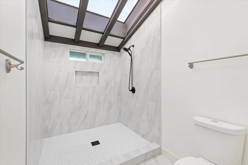 https://cdn.realtyfeed.com/cdn/127/306518247/13b8d54994d7b87f94801823849323ec.webp