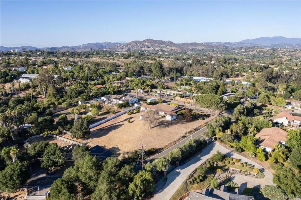 https://cdn.realtyfeed.com/cdn/127/306518247/58967dce7b0fcb85f61b0f7c57b45672.webp
