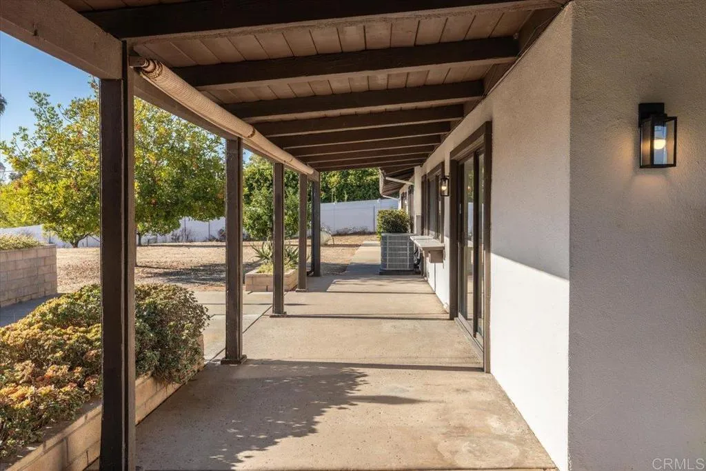 https://cdn.realtyfeed.com/cdn/127/306518247/61139b8b4db7bcea71749305cda3895c.webp