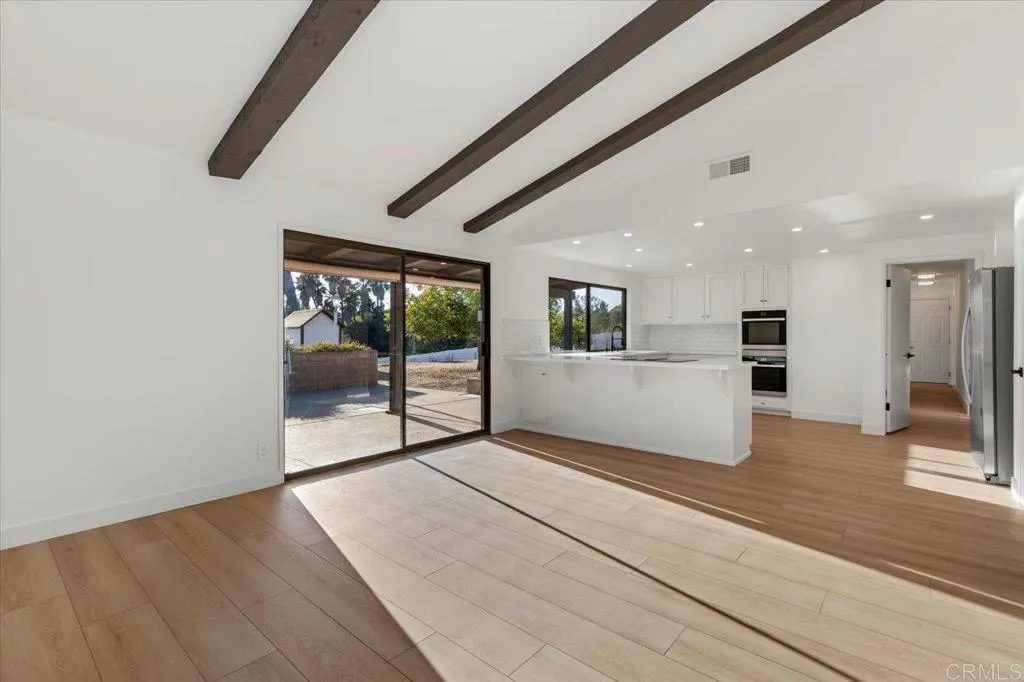 https://cdn.realtyfeed.com/cdn/127/306518247/8f4fee315db33e618b33f58e6ef3b4b3.webp