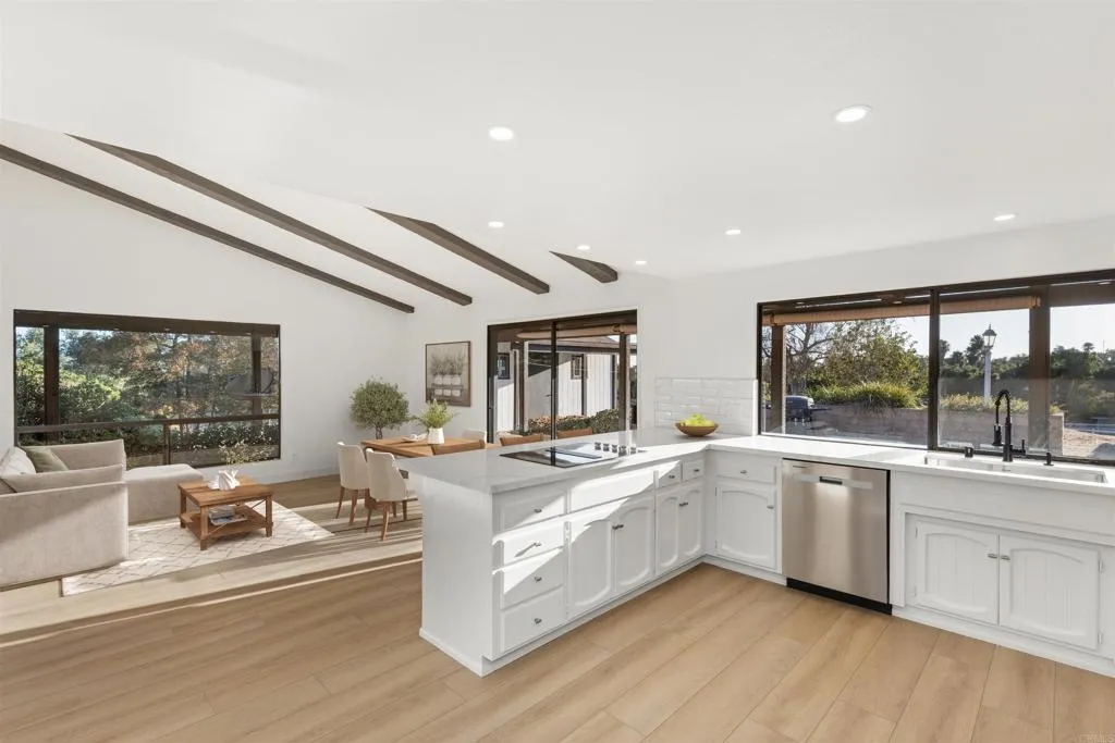https://cdn.realtyfeed.com/cdn/127/306518247/c5535e7eba53a651f324e4971f1a6b9f.webp