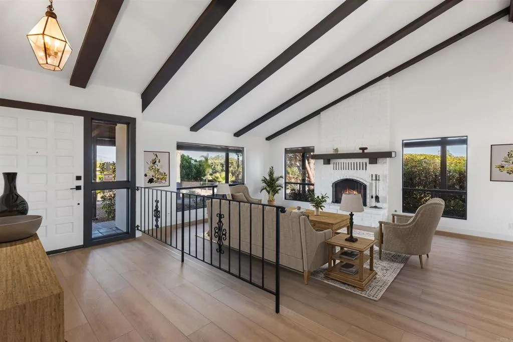 https://cdn.realtyfeed.com/cdn/127/306518247/ca870d6581e00cd772aa8cc285aa3a06.webp