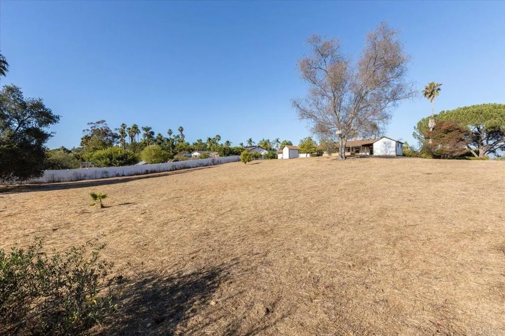 https://cdn.realtyfeed.com/cdn/127/306518247/ce50c0de6da364f98e98fa0e999274e9.webp