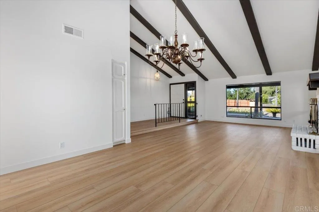 https://cdn.realtyfeed.com/cdn/127/306518247/e30480ef520670e1faab2ec52f7b7377.webp