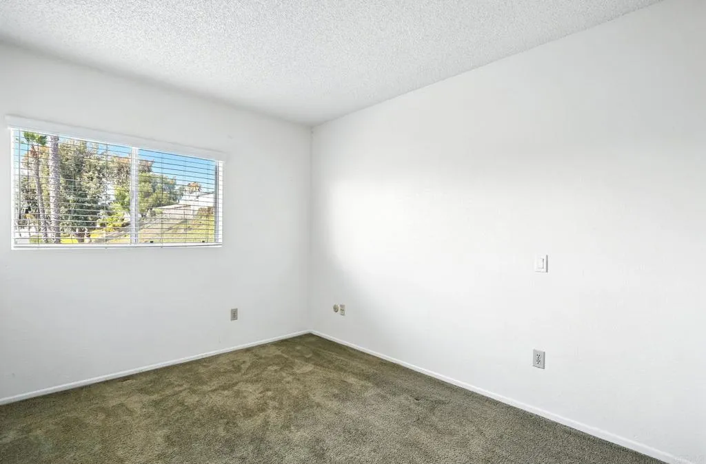https://cdn.realtyfeed.com/cdn/127/306518285/70c64ee08eec4a1872c8d0436ea65589.webp