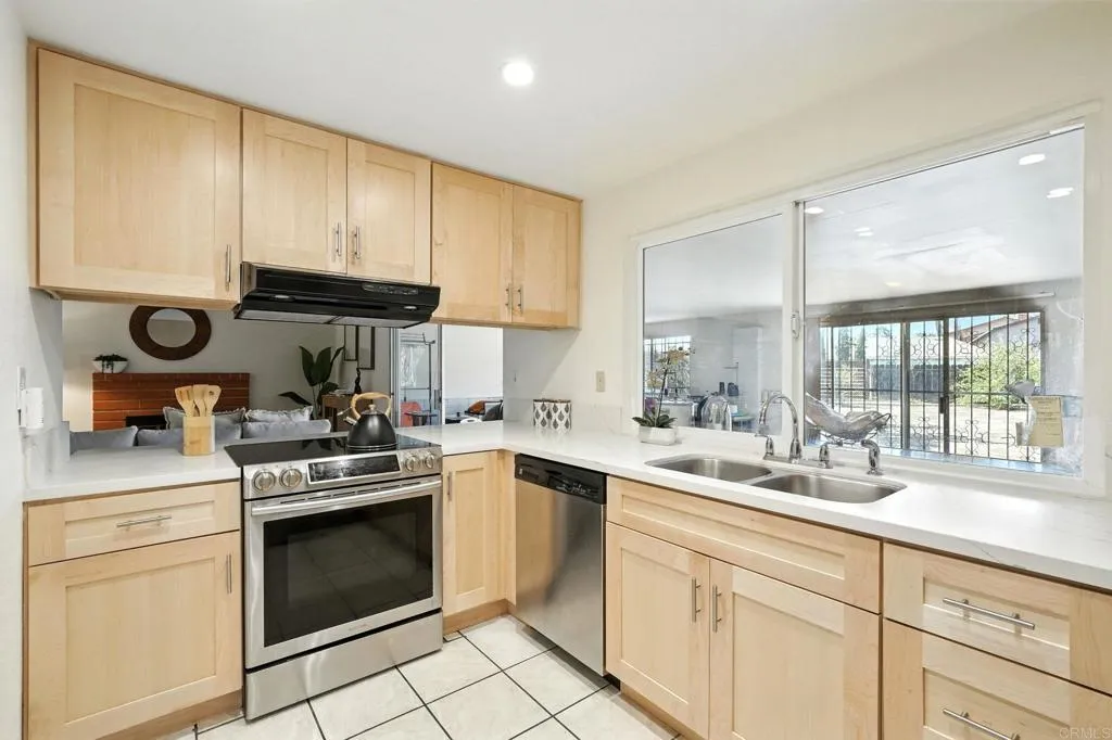 https://cdn.realtyfeed.com/cdn/127/306518285/81705d060024432d663bc5a29c9d9ad7.webp