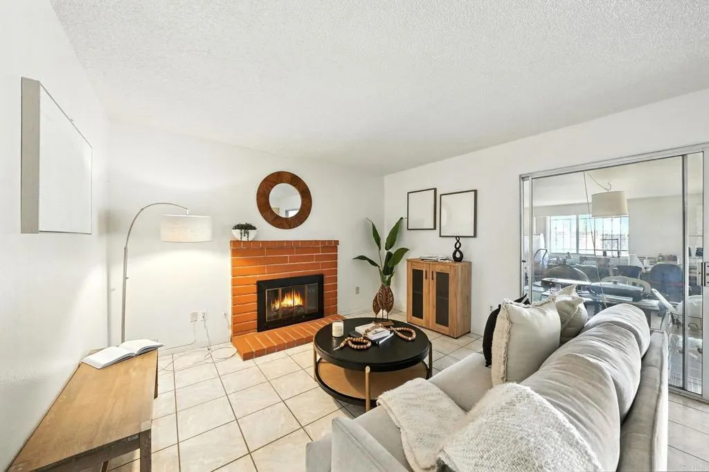 https://cdn.realtyfeed.com/cdn/127/306518285/a75931cfd7f5fc3756b9fdfae16a9a13.webp