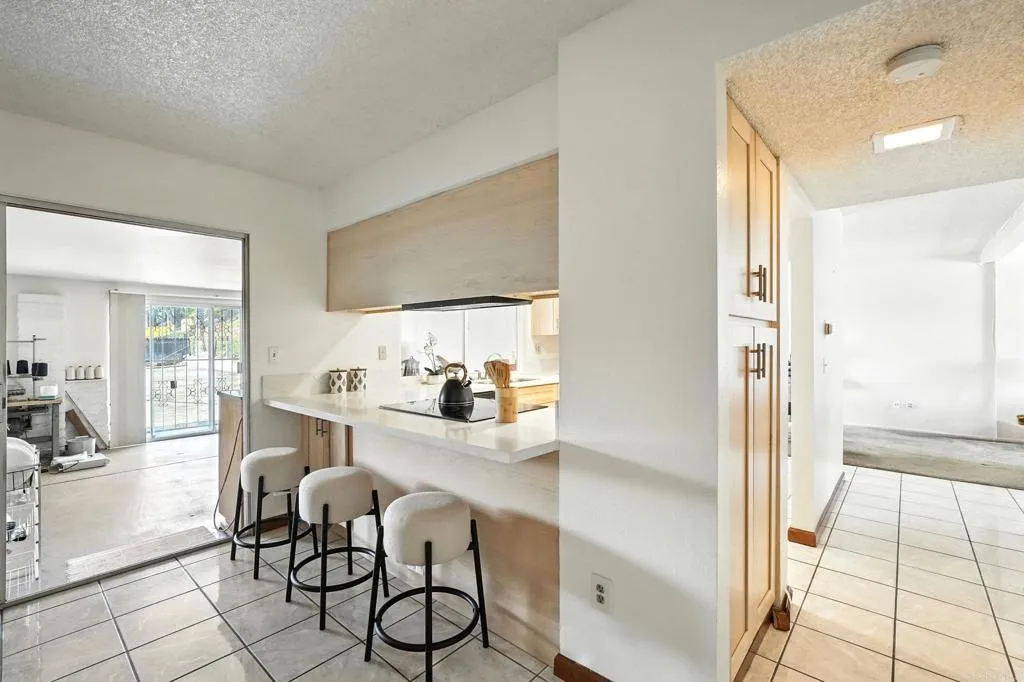 https://cdn.realtyfeed.com/cdn/127/306518285/ac83314b6b7b4db29cabc2de79e1c10b.webp