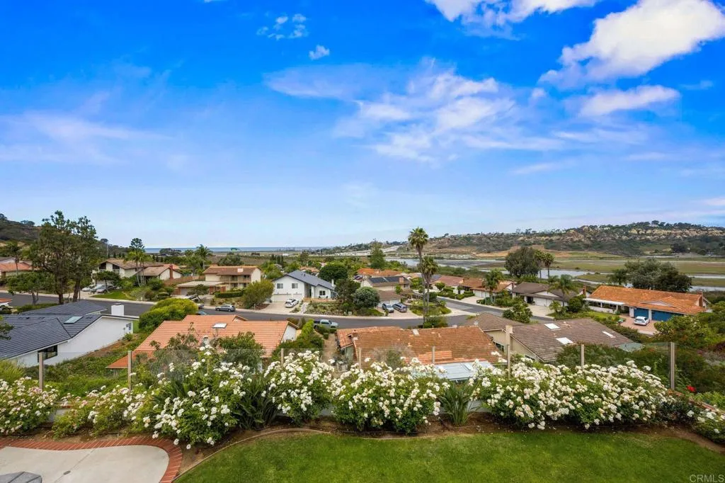 https://cdn.realtyfeed.com/cdn/127/306518287/098ef7f112fd8c2983e36dff73f27303.webp