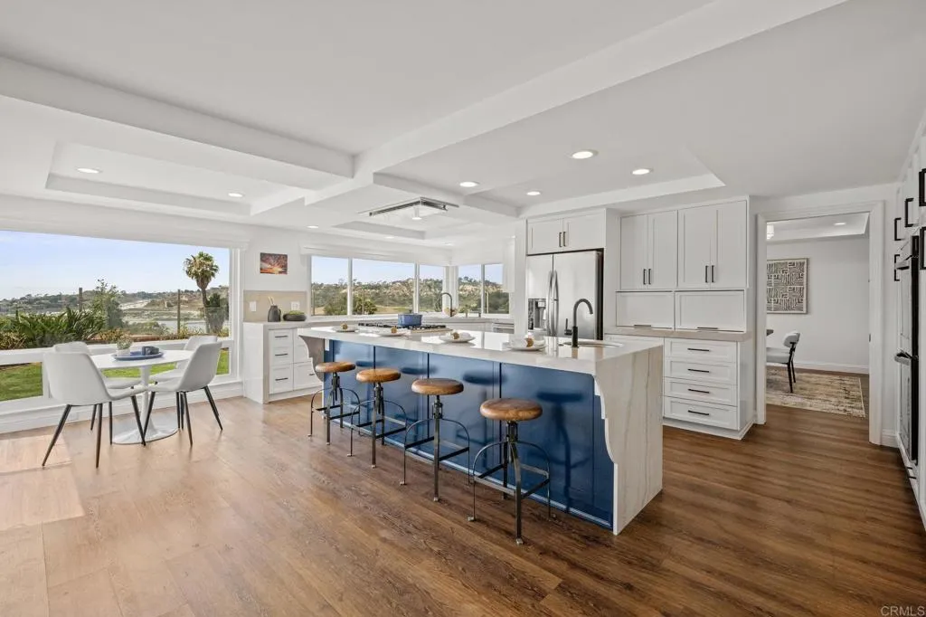 https://cdn.realtyfeed.com/cdn/127/306518287/2db7076f6332246b939460a2e5d61bd3.webp