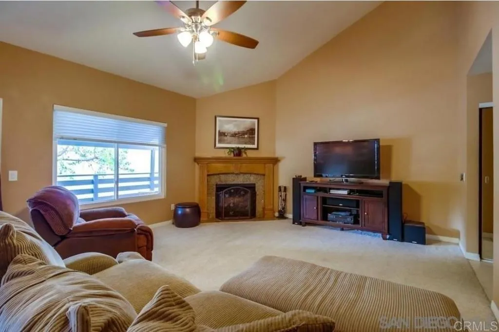 https://cdn.realtyfeed.com/cdn/127/306518309/6885507fe055701c8a0e056be319fb81.webp