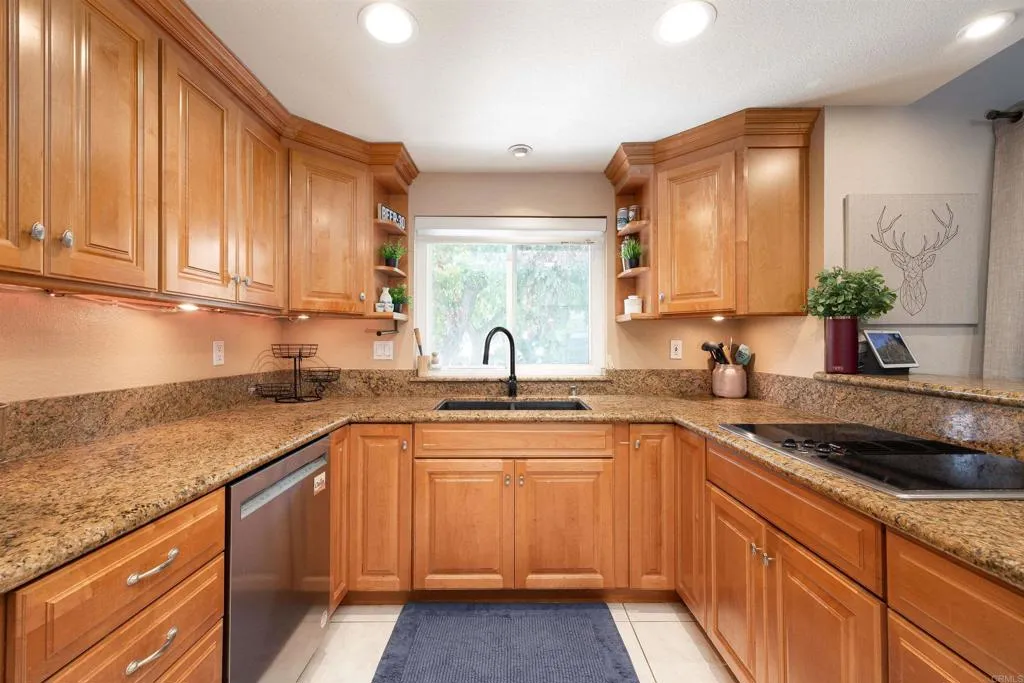 Photo #5: PTP2506189 Listing 