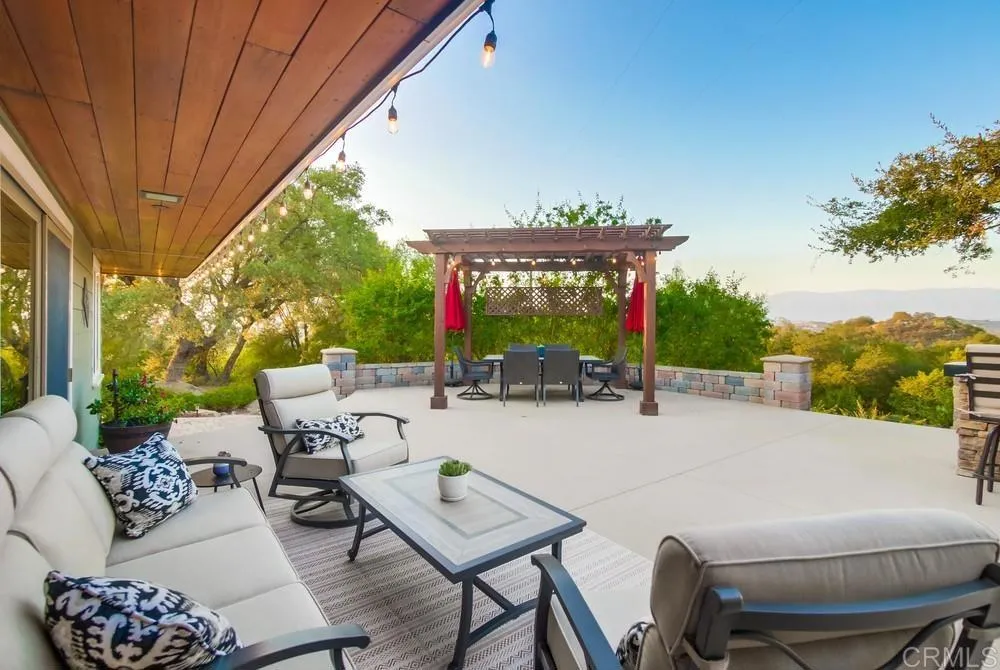 https://cdn.realtyfeed.com/cdn/127/306518310/a5e4c255a0bdaac79964079a976f96ef.webp