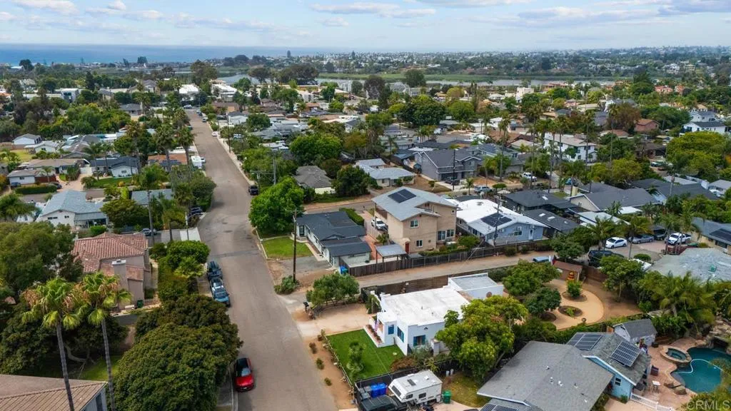 https://cdn.realtyfeed.com/cdn/127/306518313/35f5c95edef4a3c49e0d537fa4481c5a.webp