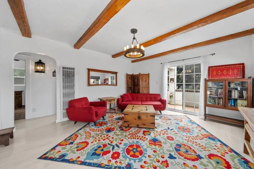 https://cdn.realtyfeed.com/cdn/127/306518313/8a5348f80908445deecd0e285b150fd4.webp