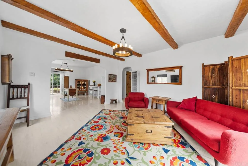 https://cdn.realtyfeed.com/cdn/127/306518313/d5c4b39eba903ccd878381245c5283bd.webp