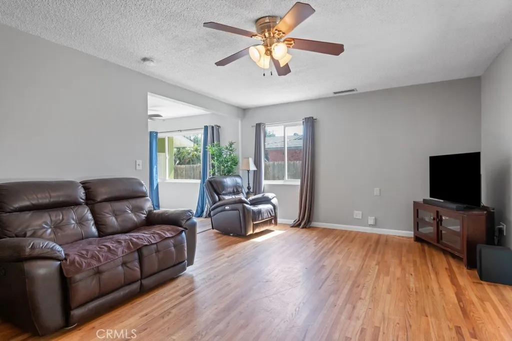 https://cdn.realtyfeed.com/cdn/127/306518315/342aa07d46c90c8514981208a762fbd6.webp