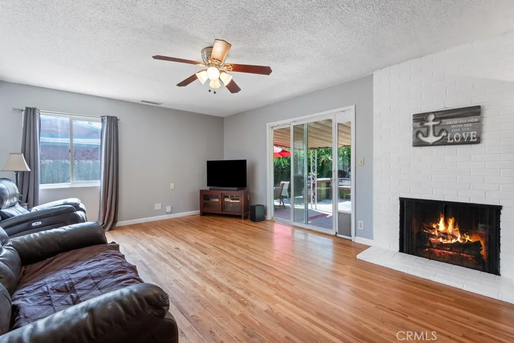 https://cdn.realtyfeed.com/cdn/127/306518315/35ab4b741bc1571076af73b877316b1b.webp
