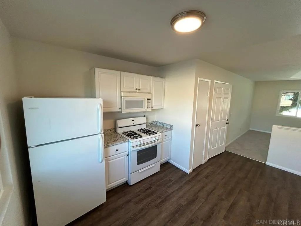 https://cdn.realtyfeed.com/cdn/127/306518327/bcadd5b62db47cf8c58cfd4e9de7e199.webp