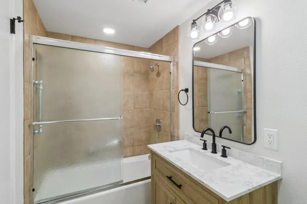 https://cdn.realtyfeed.com/cdn/127/306518329/004bc50d515baee0ce555e75b550da62.webp