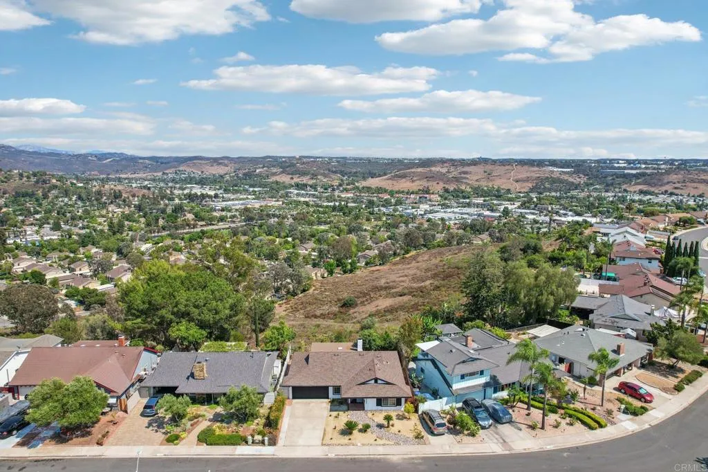 https://cdn.realtyfeed.com/cdn/127/306518329/87c9e2d6474317408408cb31a5a881c5.webp