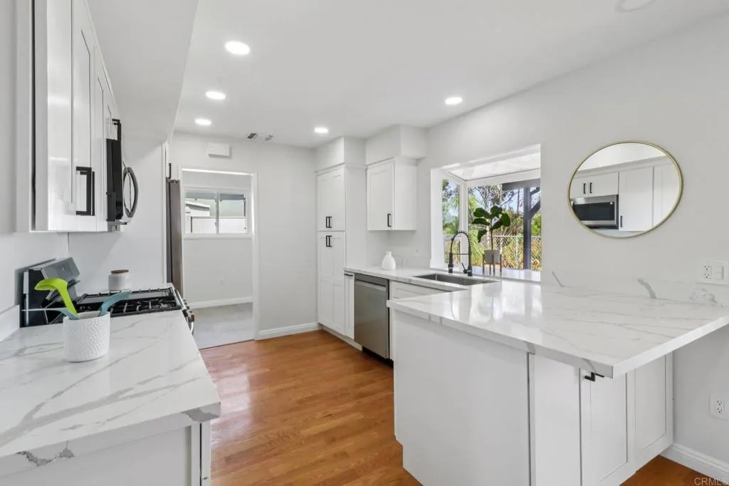 https://cdn.realtyfeed.com/cdn/127/306518329/9975e713611282697cf9efdd1f429c46.webp