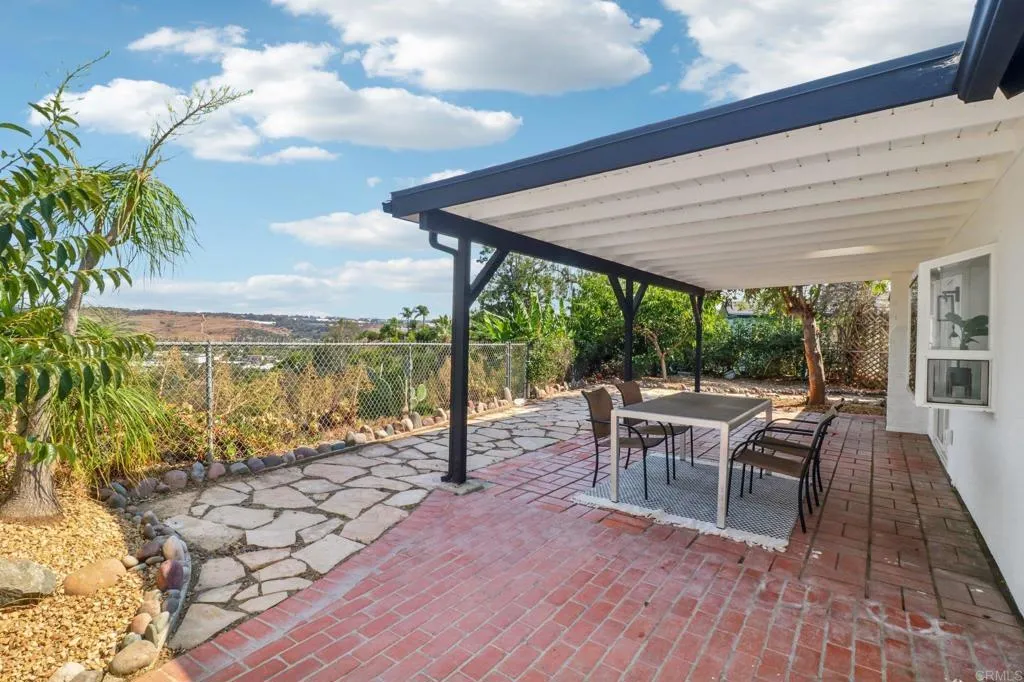 https://cdn.realtyfeed.com/cdn/127/306518329/da128183d7d7048bd2cdef2e02677fc3.webp
